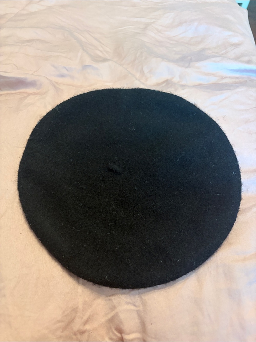 Black Wool Beret - Classic Everyday Style